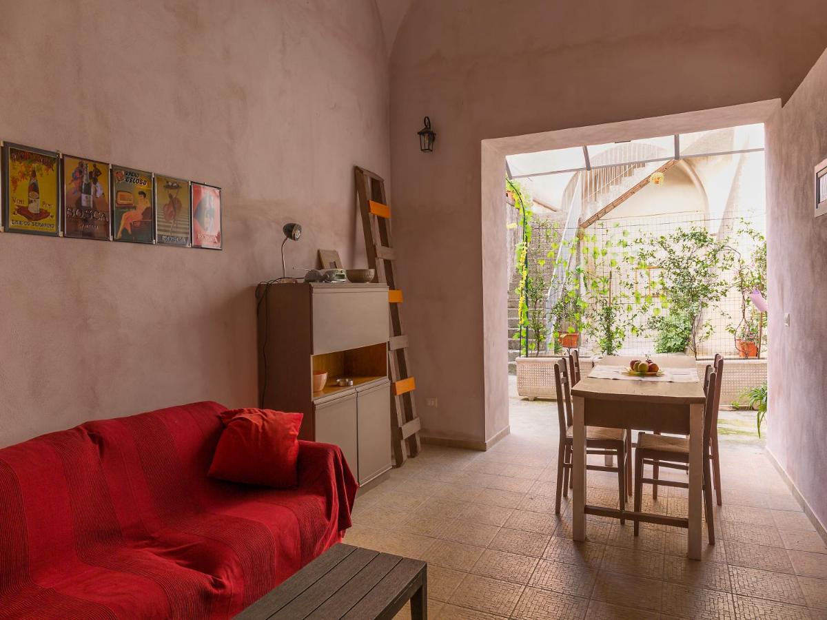 Al Vicolo Stretto Bed and Breakfast Santa Maria a Vico Buitenkant foto
